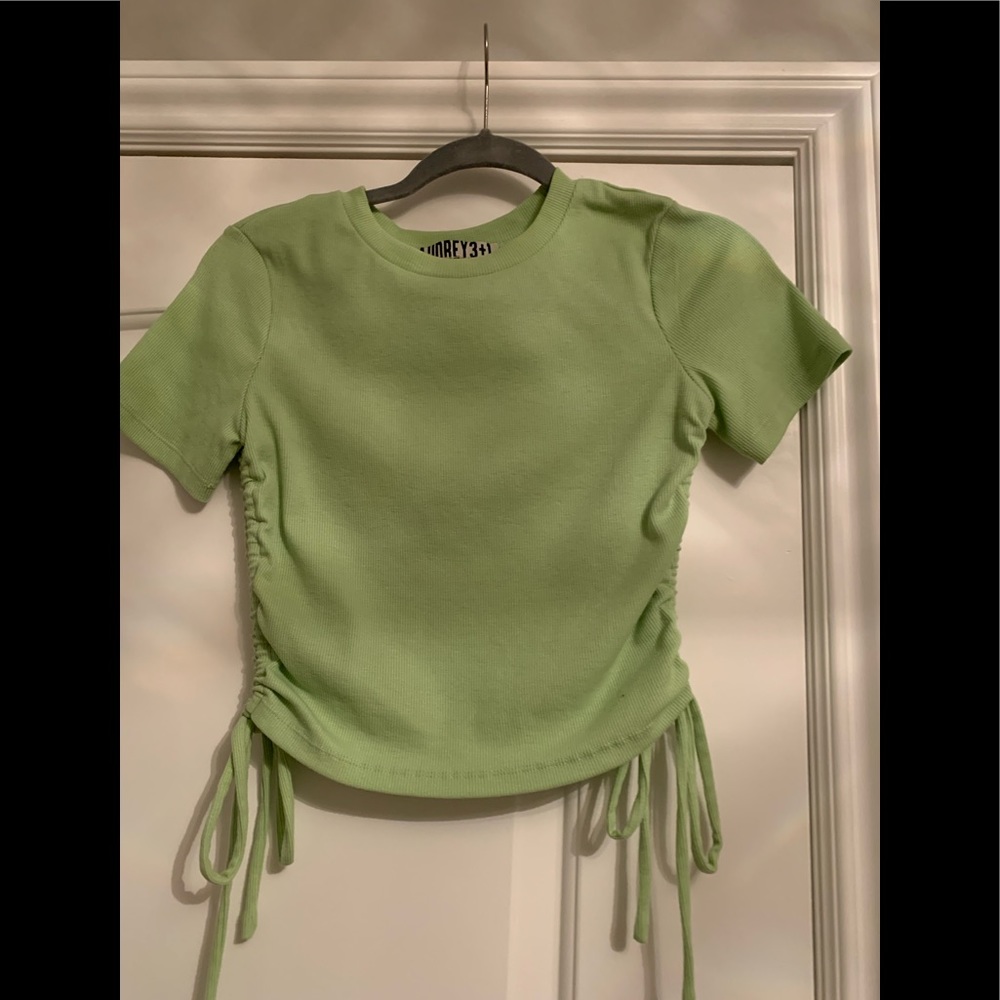 Green ribbed tee